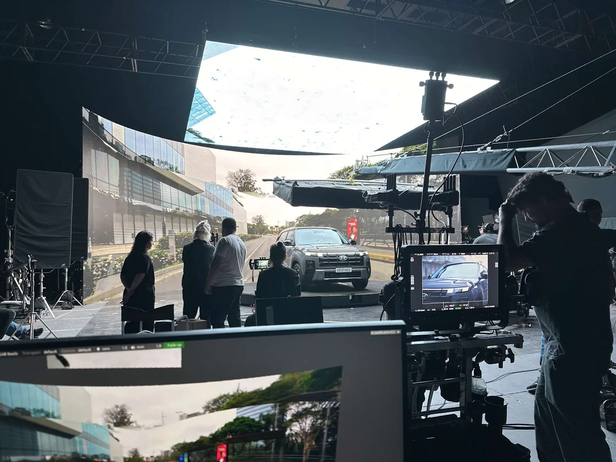 Produção Virtual Hyundai CRETA - Setão de LED 180º
